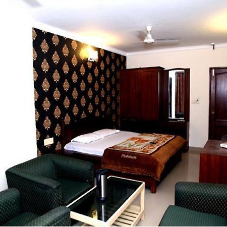 Hotel Haryana Chandīgarh エクステリア 写真