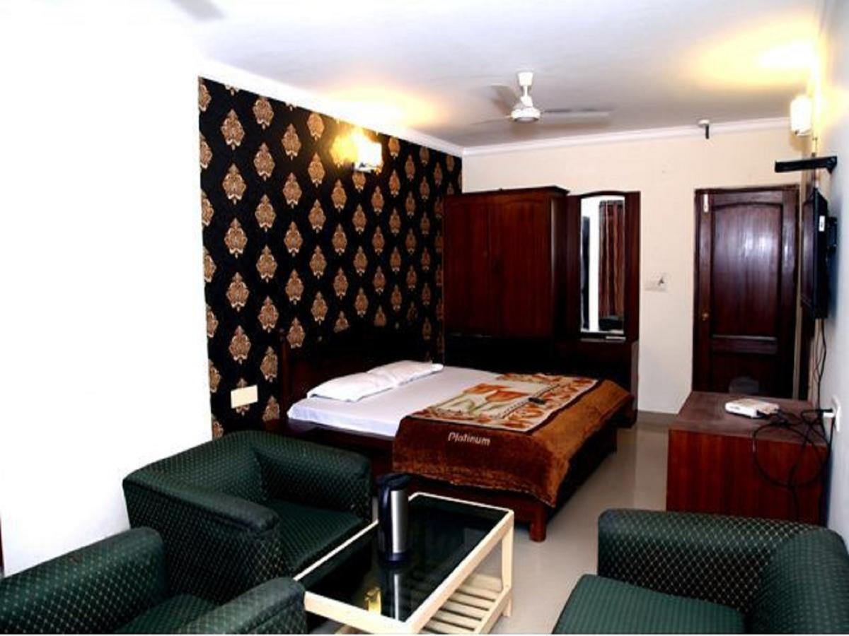 Hotel Haryana Chandīgarh エクステリア 写真