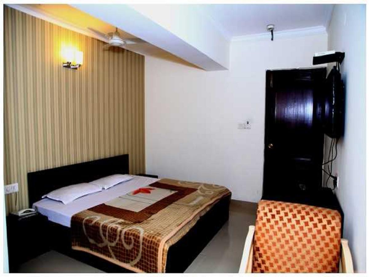 Hotel Haryana Chandīgarh エクステリア 写真