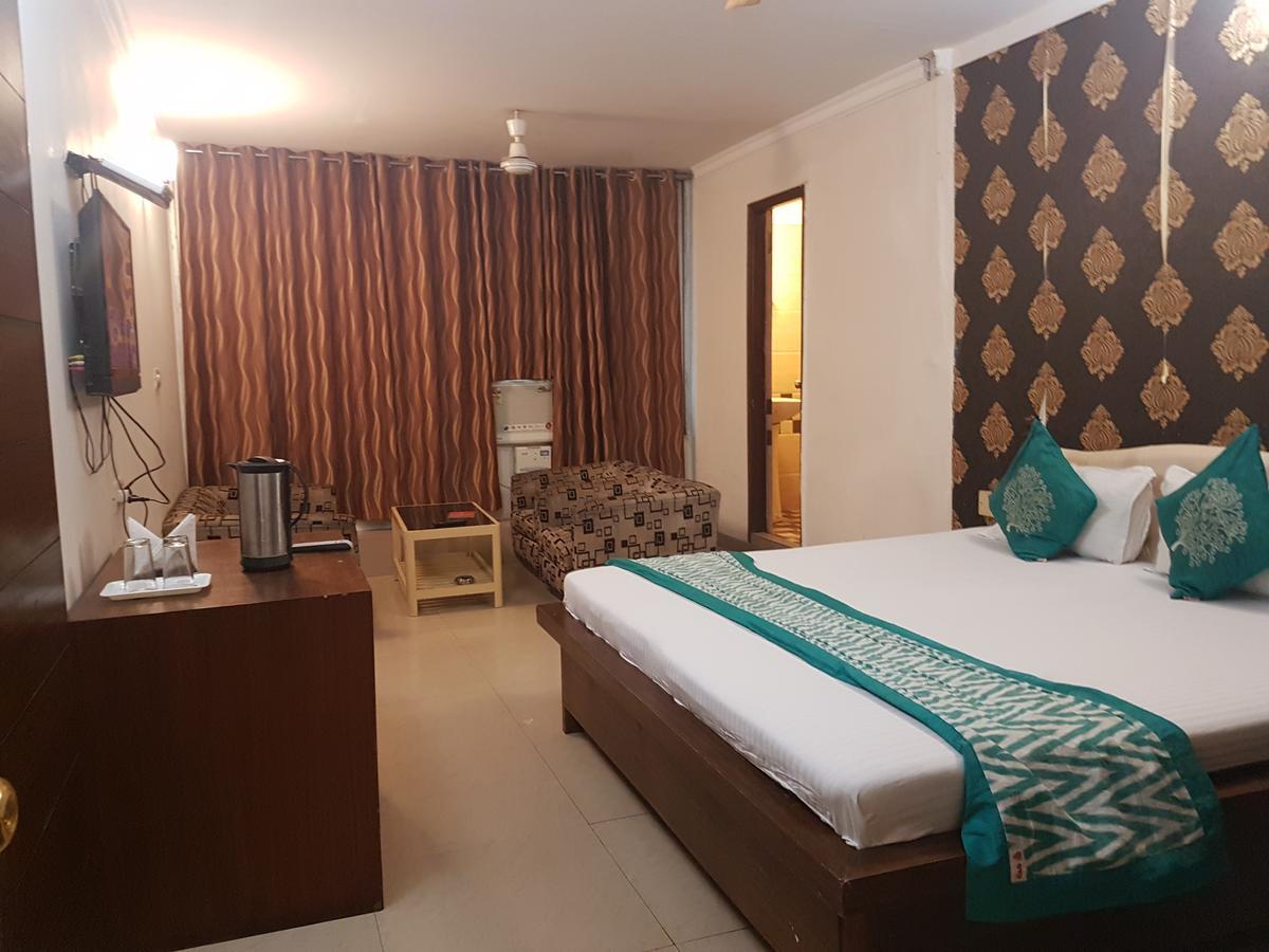 Hotel Haryana Chandīgarh エクステリア 写真