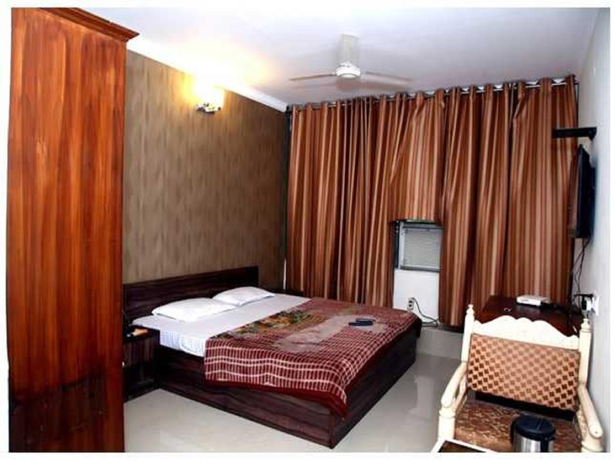Hotel Haryana Chandīgarh エクステリア 写真